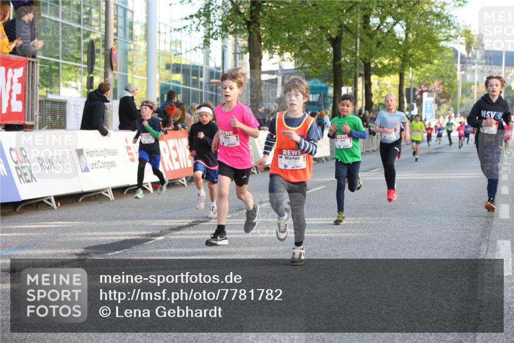 25.04.2025 - Das Zehntel Lena Gebhardt http://msf.ph/oto/7781782 26.04.2025 08:51:56 Ziel 1112, 1113, 1171, 1177, 1207, 1208, 1232, 1245, 1546, 1621, 1654, 1788, 1939, 1943, 2010, 2015, 2149, 2161, 2213, 2348, 2355, 2481, 2505, 2621, 2644, 2684, 2700, 2779, 2848, 2853, 2907, 2960, 2975, 3049, 3060, 3066, 3404, 3450, 3486, 3516, 3530, 3538, 3595, 3720, 3856, 3873, 3877 meine-sportfotos.de