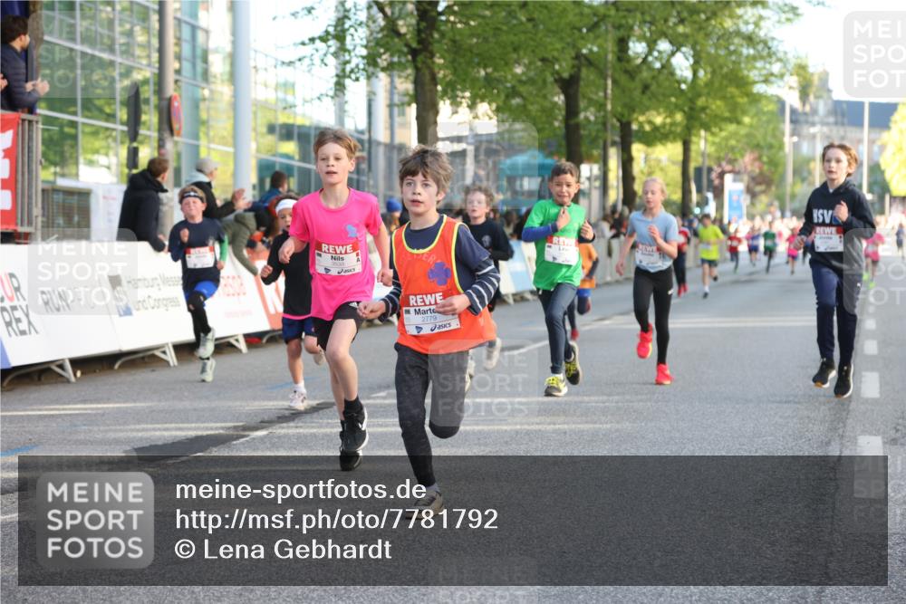 25.04.2025 - Das Zehntel Lena Gebhardt http://msf.ph/oto/7781792 26.04.2025 08:51:56 Ziel 1112, 1113, 1171, 1177, 1207, 1208, 1232, 1245, 1546, 1621, 1654, 1788, 1939, 1943, 2010, 2015, 2149, 2161, 2213, 2348, 2355, 2481, 2505, 2621, 2644, 2684, 2700, 2779, 2848, 2853, 2907, 2960, 2975, 3049, 3060, 3066, 3404, 3450, 3486, 3516, 3530, 3538, 3595, 3720, 3856, 3873, 3877 meine-sportfotos.de