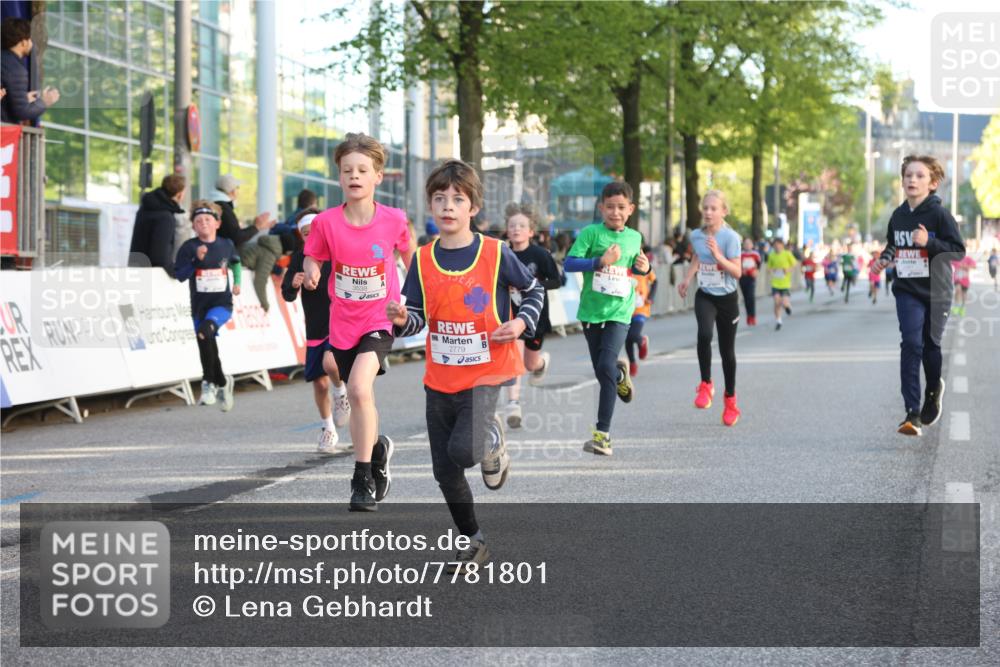 25.04.2025 - Das Zehntel Lena Gebhardt http://msf.ph/oto/7781801 26.04.2025 08:51:56 Ziel 1112, 1113, 1171, 1177, 1207, 1208, 1232, 1245, 1546, 1621, 1654, 1788, 1939, 1943, 2010, 2015, 2149, 2161, 2213, 2348, 2355, 2481, 2505, 2621, 2644, 2684, 2700, 2779, 2848, 2853, 2907, 2960, 2975, 3049, 3060, 3066, 3404, 3450, 3486, 3516, 3530, 3538, 3595, 3720, 3856, 3873, 3877 meine-sportfotos.de