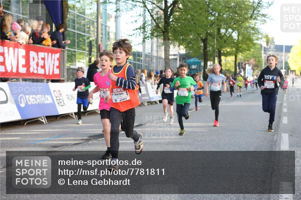 25.04.2025 - Das Zehntel Lena Gebhardt http://msf.ph/oto/7781811 26.04.2025 08:51:57 Ziel 1112, 1113, 1171, 1177, 1207, 1208, 1232, 1245, 1546, 1621, 1654, 1788, 1939, 1943, 2010, 2015, 2149, 2161, 2213, 2348, 2355, 2481, 2505, 2621, 2644, 2684, 2700, 2779, 2853, 2907, 2960, 2975, 3049, 3060, 3066, 3160, 3212, 3404, 3450, 3486, 3516, 3530, 3538, 3595, 3720, 3856, 3873 meine-sportfotos.de