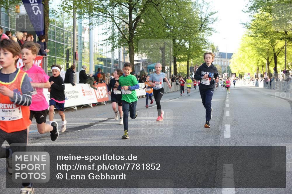 25.04.2025 - Das Zehntel Lena Gebhardt http://msf.ph/oto/7781852 26.04.2025 08:51:57 Ziel 1112, 1113, 1171, 1177, 1207, 1208, 1232, 1245, 1546, 1621, 1654, 1788, 1939, 1943, 2010, 2015, 2149, 2161, 2213, 2348, 2355, 2481, 2505, 2621, 2644, 2684, 2700, 2779, 2853, 2907, 2960, 2975, 3049, 3060, 3066, 3160, 3212, 3404, 3450, 3486, 3516, 3530, 3538, 3595, 3720, 3856, 3873 meine-sportfotos.de