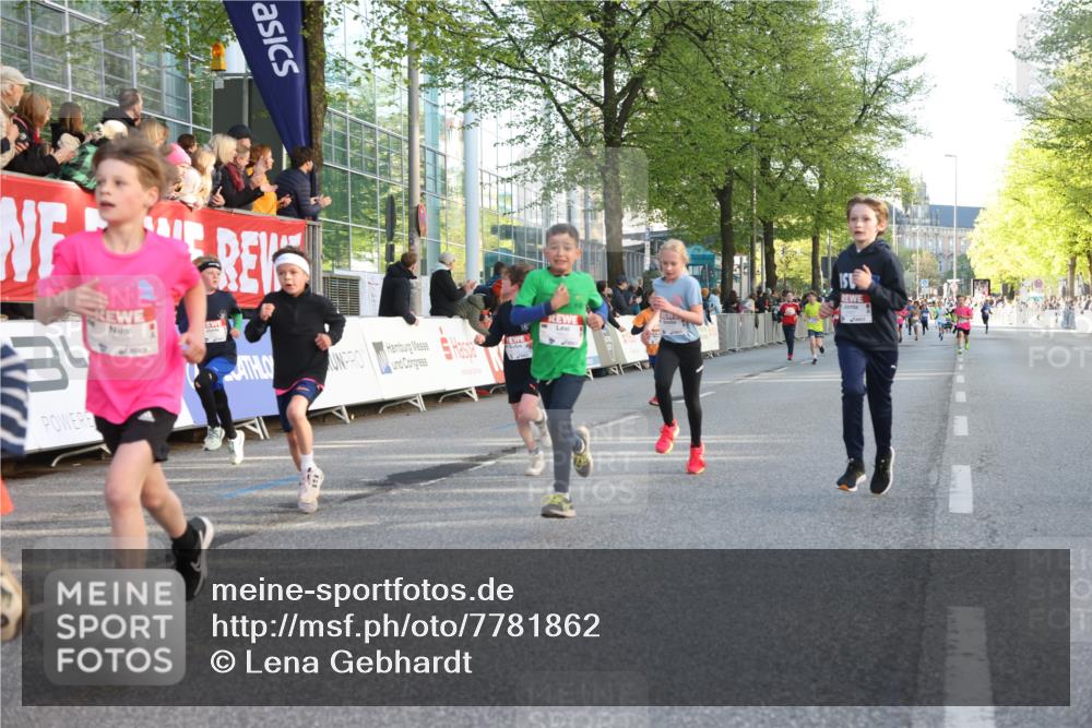 25.04.2025 - Das Zehntel Lena Gebhardt http://msf.ph/oto/7781862 26.04.2025 08:51:58 Ziel 1112, 1113, 1171, 1177, 1207, 1208, 1232, 1245, 1621, 1654, 1788, 1939, 2010, 2015, 2149, 2161, 2213, 2348, 2355, 2481, 2505, 2644, 2684, 2700, 2779, 2853, 2907, 2960, 2975, 3049, 3060, 3066, 3160, 3212, 3404, 3450, 3486, 3516, 3530, 3538, 3595, 3720, 3856, 3873 meine-sportfotos.de