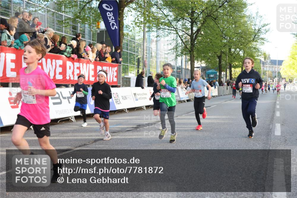 25.04.2025 - Das Zehntel Lena Gebhardt http://msf.ph/oto/7781872 26.04.2025 08:51:58 Ziel 1112, 1113, 1171, 1177, 1207, 1208, 1232, 1245, 1621, 1654, 1788, 1939, 2010, 2015, 2149, 2161, 2213, 2348, 2355, 2481, 2505, 2644, 2684, 2700, 2779, 2853, 2907, 2960, 2975, 3049, 3060, 3066, 3160, 3212, 3404, 3450, 3486, 3516, 3530, 3538, 3595, 3720, 3856, 3873 meine-sportfotos.de