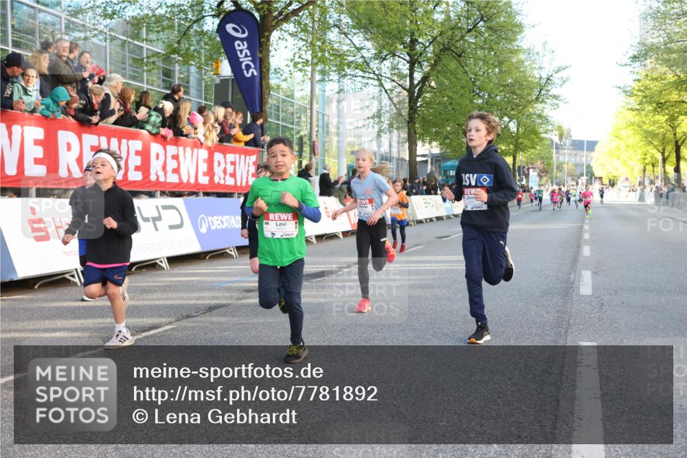25.04.2025 - Das Zehntel Lena Gebhardt http://msf.ph/oto/7781892 26.04.2025 08:51:58 Ziel 1112, 1113, 1171, 1177, 1207, 1208, 1232, 1245, 1621, 1654, 1788, 1939, 2010, 2015, 2149, 2161, 2213, 2348, 2355, 2481, 2505, 2644, 2684, 2700, 2779, 2853, 2907, 2960, 2975, 3049, 3060, 3066, 3160, 3212, 3404, 3450, 3486, 3516, 3530, 3538, 3595, 3720, 3856, 3873 meine-sportfotos.de