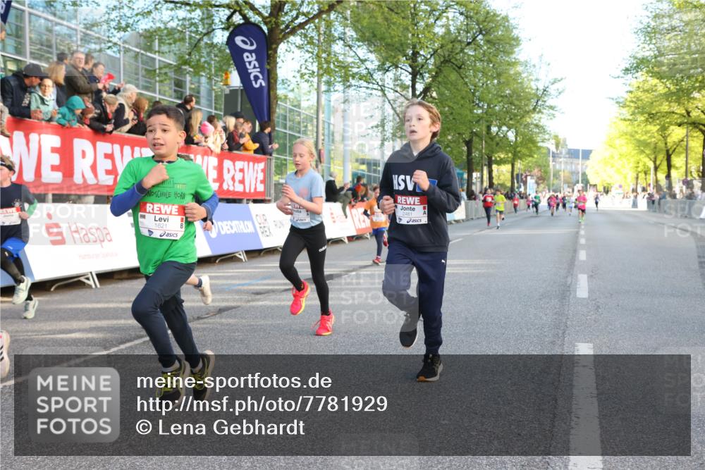 25.04.2025 - Das Zehntel Lena Gebhardt http://msf.ph/oto/7781929 26.04.2025 08:51:59 Ziel 1112, 1113, 1166, 1171, 1177, 1207, 1208, 1232, 1245, 1621, 1654, 1788, 1939, 2010, 2015, 2149, 2161, 2213, 2348, 2355, 2481, 2505, 2644, 2684, 2700, 2779, 2853, 2886, 2907, 2960, 2975, 3049, 3060, 3066, 3160, 3212, 3404, 3407, 3450, 3486, 3496, 3516, 3530, 3538, 3595, 3720, 3856, 3873 meine-sportfotos.de