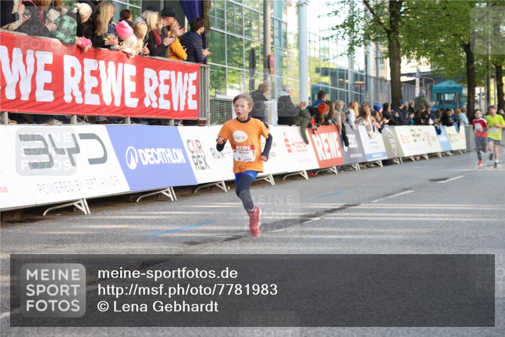 25.04.2025 - Das Zehntel Lena Gebhardt http://msf.ph/oto/7781983 26.04.2025 08:52:00 Ziel 1112, 1113, 1166, 1171, 1176, 1177, 1207, 1208, 1232, 1245, 1621, 1654, 1788, 1939, 2015, 2149, 2161, 2213, 2216, 2348, 2355, 2481, 2505, 2644, 2684, 2700, 2779, 2886, 2907, 2960, 2975, 3060, 3066, 3160, 3161, 3212, 3404, 3407, 3450, 3486, 3496, 3516, 3530, 3538, 3595, 3720, 3856, 3873 meine-sportfotos.de
