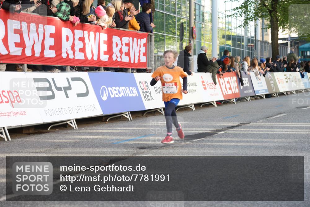 25.04.2025 - Das Zehntel Lena Gebhardt http://msf.ph/oto/7781991 26.04.2025 08:52:00 Ziel 1112, 1113, 1166, 1171, 1176, 1177, 1207, 1208, 1232, 1245, 1621, 1654, 1788, 1939, 2015, 2149, 2161, 2213, 2216, 2348, 2355, 2481, 2505, 2644, 2684, 2700, 2779, 2886, 2907, 2960, 2975, 3060, 3066, 3160, 3161, 3212, 3404, 3407, 3450, 3486, 3496, 3516, 3530, 3538, 3595, 3720, 3856, 3873 meine-sportfotos.de