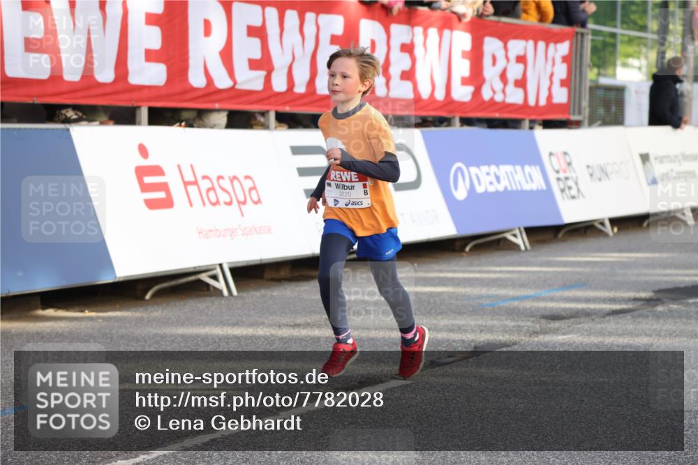 25.04.2025 - Das Zehntel Lena Gebhardt http://msf.ph/oto/7782028 26.04.2025 08:52:01 Ziel 1112, 1113, 1166, 1171, 1176, 1177, 1188, 1207, 1208, 1232, 1245, 1621, 1654, 1788, 1939, 2015, 2023, 2149, 2161, 2213, 2216, 2348, 2355, 2481, 2505, 2644, 2684, 2700, 2779, 2886, 2907, 2975, 3060, 3066, 3160, 3161, 3212, 3404, 3407, 3450, 3486, 3496, 3516, 3530, 3538, 3595, 3720, 3856, 3873 meine-sportfotos.de