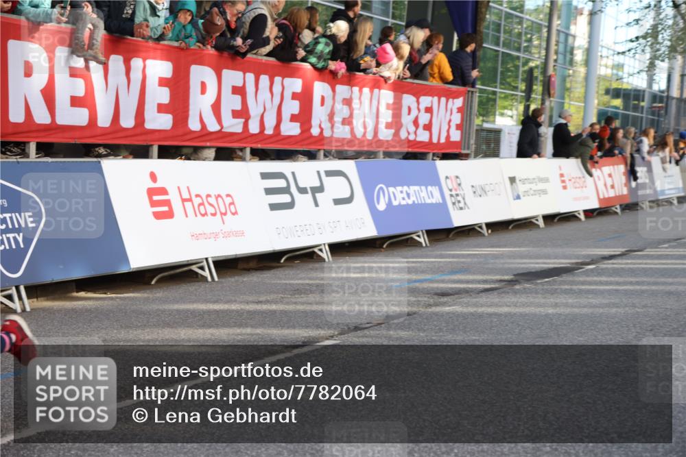 25.04.2025 - Das Zehntel Lena Gebhardt http://msf.ph/oto/7782064 26.04.2025 08:52:02 Ziel 1112, 1113, 1166, 1171, 1176, 1188, 1207, 1208, 1232, 1245, 1621, 1654, 1788, 1939, 2015, 2023, 2149, 2161, 2216, 2348, 2355, 2481, 2505, 2644, 2700, 2779, 2886, 2975, 3060, 3066, 3160, 3161, 3212, 3404, 3407, 3450, 3486, 3496, 3516, 3530, 3538, 3595, 3720, 3856, 3873 meine-sportfotos.de
