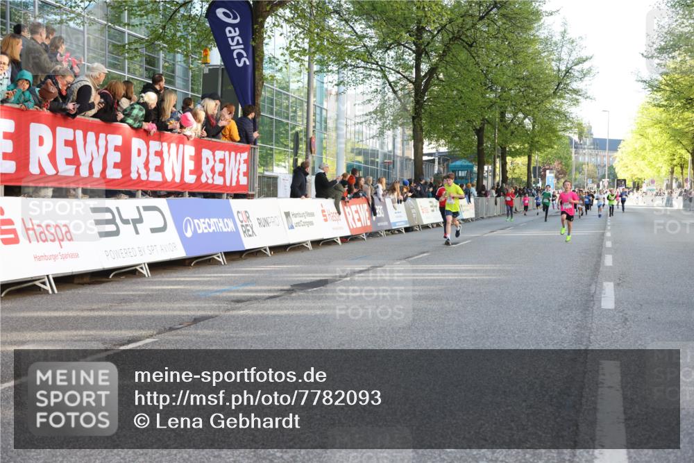 25.04.2025 - Das Zehntel Lena Gebhardt http://msf.ph/oto/7782093 26.04.2025 08:52:02 Ziel 1112, 1113, 1166, 1171, 1176, 1188, 1207, 1208, 1232, 1245, 1621, 1654, 1788, 1939, 2015, 2023, 2149, 2161, 2216, 2348, 2355, 2481, 2505, 2644, 2700, 2779, 2886, 2975, 3060, 3066, 3160, 3161, 3212, 3404, 3407, 3450, 3486, 3496, 3516, 3530, 3538, 3595, 3720, 3856, 3873 meine-sportfotos.de