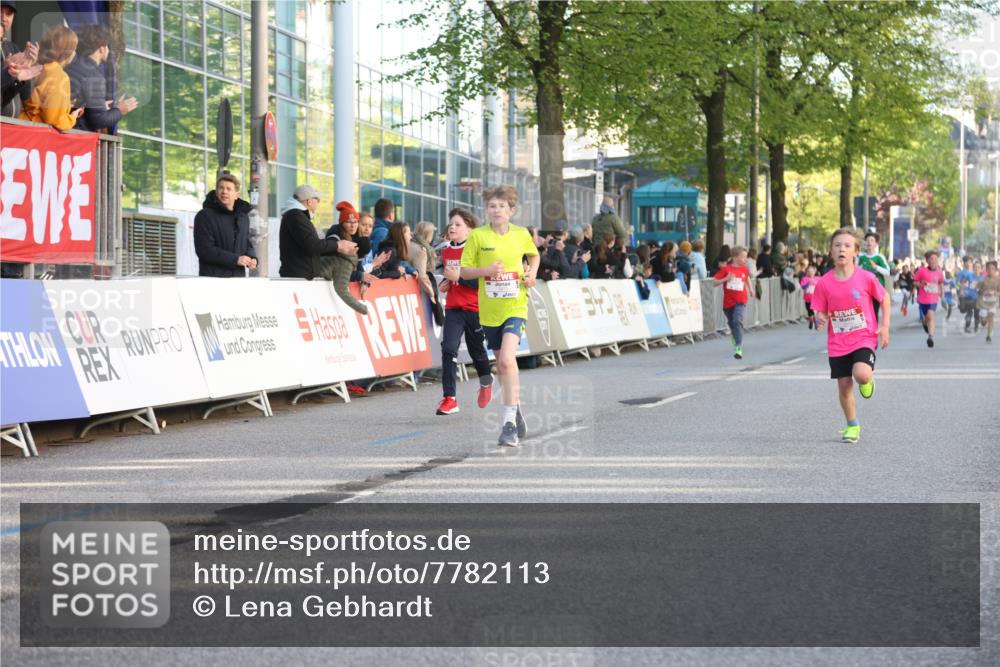 25.04.2025 - Das Zehntel Lena Gebhardt http://msf.ph/oto/7782113 26.04.2025 08:52:04 Ziel 1112, 1113, 1166, 1171, 1176, 1188, 1207, 1208, 1232, 1245, 1621, 1654, 1788, 1939, 2015, 2023, 2149, 2161, 2216, 2355, 2481, 2505, 2779, 2886, 2975, 3060, 3066, 3160, 3161, 3212, 3404, 3407, 3450, 3486, 3496, 3516, 3530, 3538, 3595, 3720, 3856, 3873 meine-sportfotos.de