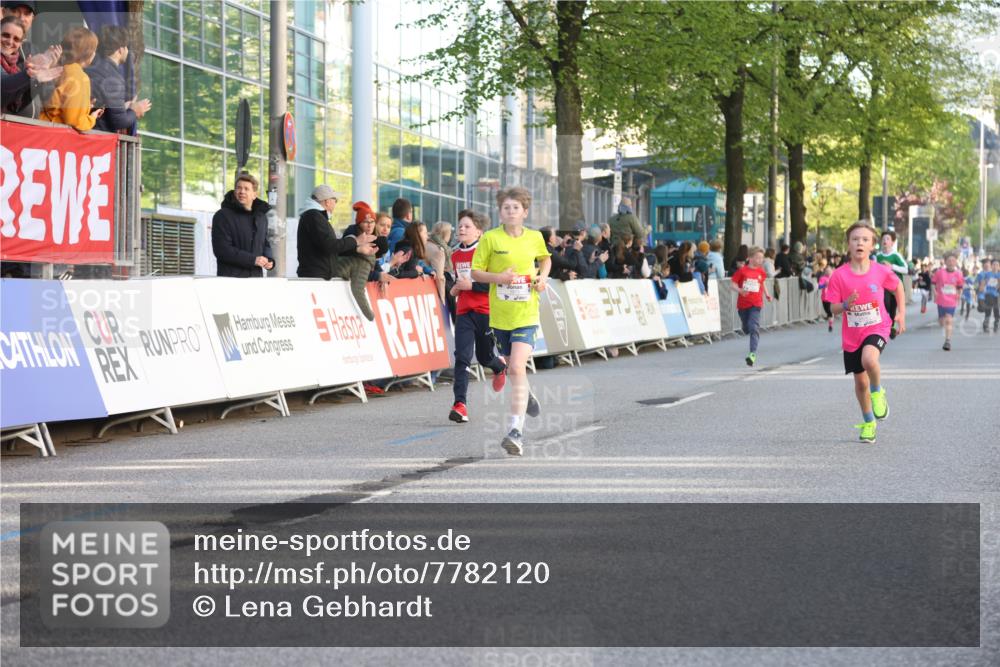 25.04.2025 - Das Zehntel Lena Gebhardt http://msf.ph/oto/7782120 26.04.2025 08:52:04 Ziel 1112, 1113, 1166, 1171, 1176, 1188, 1207, 1208, 1232, 1245, 1621, 1654, 1788, 1939, 2015, 2023, 2149, 2161, 2216, 2355, 2481, 2505, 2779, 2886, 2975, 3060, 3066, 3160, 3161, 3212, 3404, 3407, 3450, 3486, 3496, 3516, 3530, 3538, 3595, 3720, 3856, 3873 meine-sportfotos.de