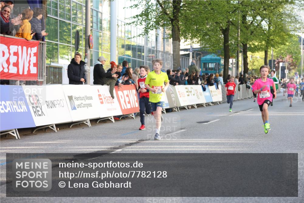 25.04.2025 - Das Zehntel Lena Gebhardt http://msf.ph/oto/7782128 26.04.2025 08:52:04 Ziel 1112, 1113, 1166, 1171, 1176, 1188, 1207, 1208, 1232, 1245, 1621, 1654, 1788, 1939, 2015, 2023, 2149, 2161, 2216, 2355, 2481, 2505, 2779, 2886, 2975, 3060, 3066, 3160, 3161, 3212, 3404, 3407, 3450, 3486, 3496, 3516, 3530, 3538, 3595, 3720, 3856, 3873 meine-sportfotos.de