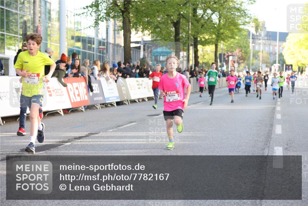 25.04.2025 - Das Zehntel Lena Gebhardt http://msf.ph/oto/7782167 26.04.2025 08:52:05 Ziel 1112, 1113, 1166, 1171, 1176, 1188, 1207, 1208, 1232, 1245, 1621, 1654, 1788, 1939, 2015, 2023, 2149, 2161, 2216, 2355, 2481, 2779, 2859, 2886, 2975, 3060, 3160, 3161, 3212, 3404, 3407, 3450, 3486, 3496, 3516, 3530, 3538, 3595, 3720, 3856, 3873 meine-sportfotos.de