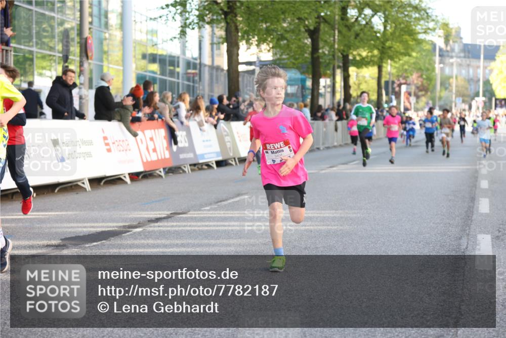 25.04.2025 - Das Zehntel Lena Gebhardt http://msf.ph/oto/7782187 26.04.2025 08:52:06 Ziel 1112, 1113, 1166, 1171, 1176, 1188, 1207, 1208, 1232, 1245, 1621, 1654, 1788, 1939, 2015, 2023, 2149, 2161, 2216, 2355, 2364, 2481, 2859, 2886, 3060, 3160, 3161, 3212, 3404, 3407, 3450, 3486, 3496, 3516, 3530, 3538, 3595, 3720, 3822, 3856, 3873 meine-sportfotos.de
