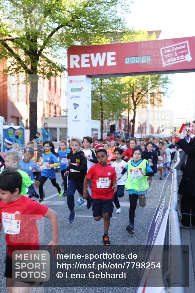 25.04.2025 - Das Zehntel Lena Gebhardt http://msf.ph/oto/7798254 26.04.2025 07:31:58 Allgemein zum Event 00, 05, 1784 meine-sportfotos.de