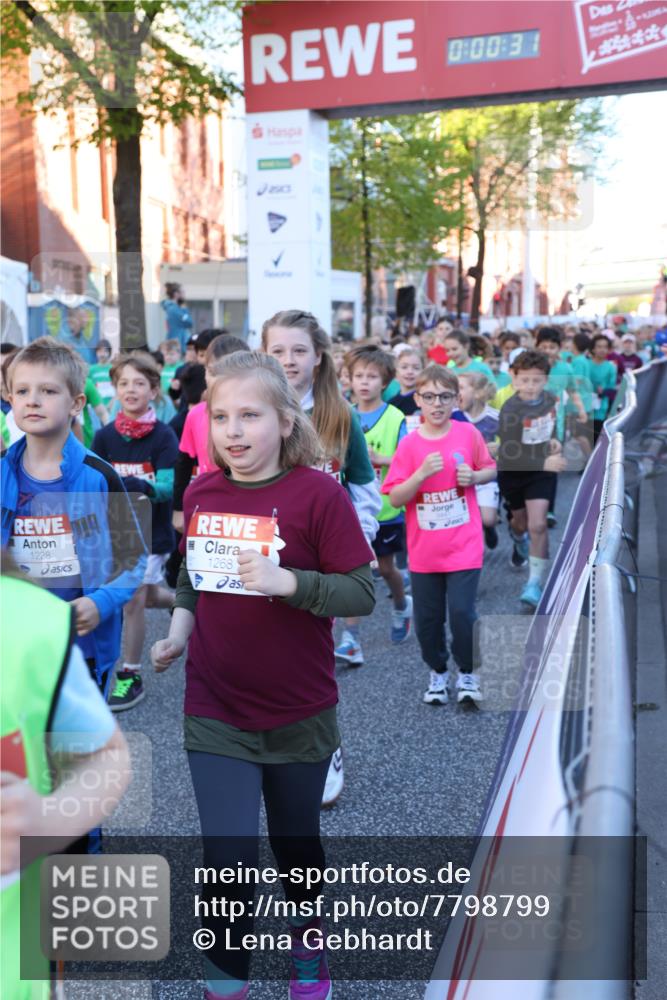 25.04.2025 - Das Zehntel Lena Gebhardt http://msf.ph/oto/7798799 26.04.2025 07:32:25 Allgemein zum Event 1228, 1268, 0, 00, 3, 3441 meine-sportfotos.de
