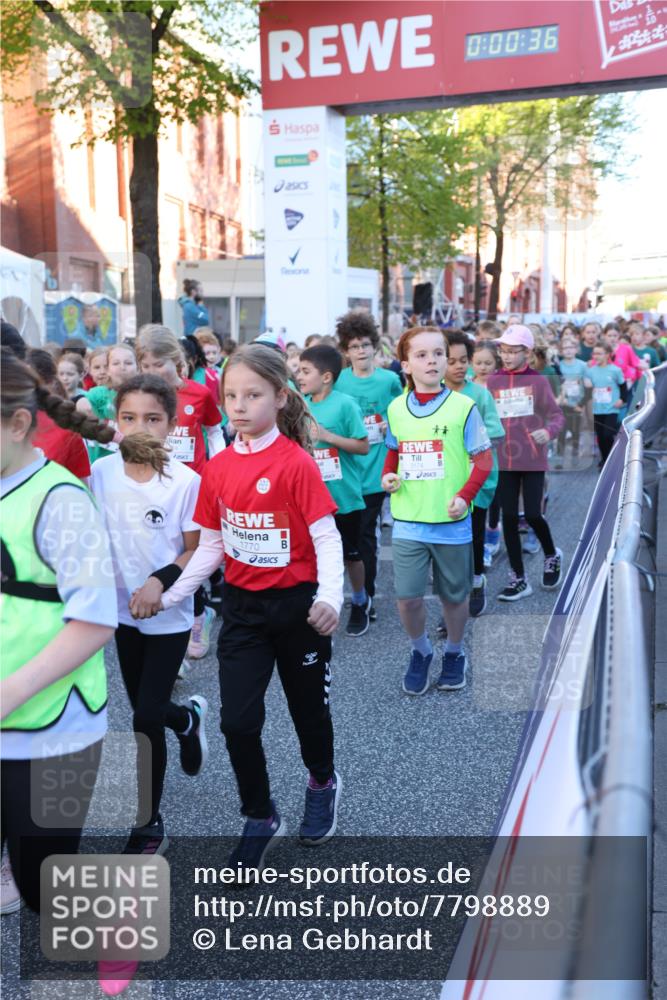 25.04.2025 - Das Zehntel Lena Gebhardt http://msf.ph/oto/7798889 26.04.2025 07:32:29 Allgemein zum Event 0, 00, 36, 1770 meine-sportfotos.de
