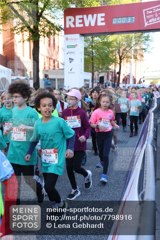 25.04.2025 - Das Zehntel Lena Gebhardt http://msf.ph/oto/7798916 26.04.2025 07:32:31 Allgemein zum Event 1619, 1617, 0, 00, 37, 2677, 2680, 10 meine-sportfotos.de