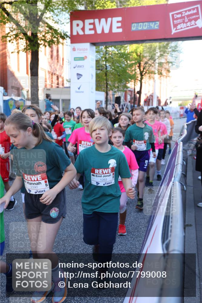 25.04.2025 - Das Zehntel Lena Gebhardt http://msf.ph/oto/7799008 26.04.2025 07:32:36 Allgemein zum Event 0, 00, 42, 2390, 1263 meine-sportfotos.de