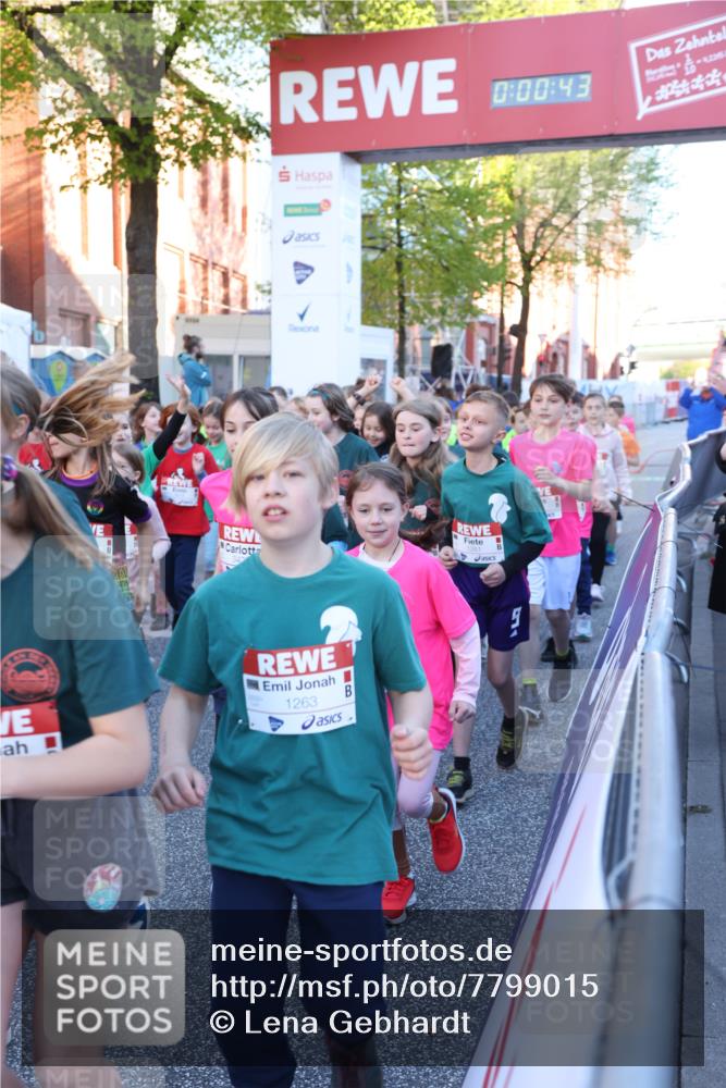 25.04.2025 - Das Zehntel Lena Gebhardt http://msf.ph/oto/7799015 26.04.2025 07:32:36 Allgemein zum Event 0, 00, 43, 1263, 18 meine-sportfotos.de