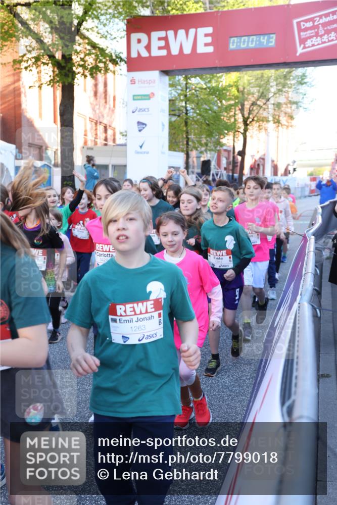 25.04.2025 - Das Zehntel Lena Gebhardt http://msf.ph/oto/7799018 26.04.2025 07:32:36 Allgemein zum Event 0, 00, 43, 3428, 1263, 20 meine-sportfotos.de