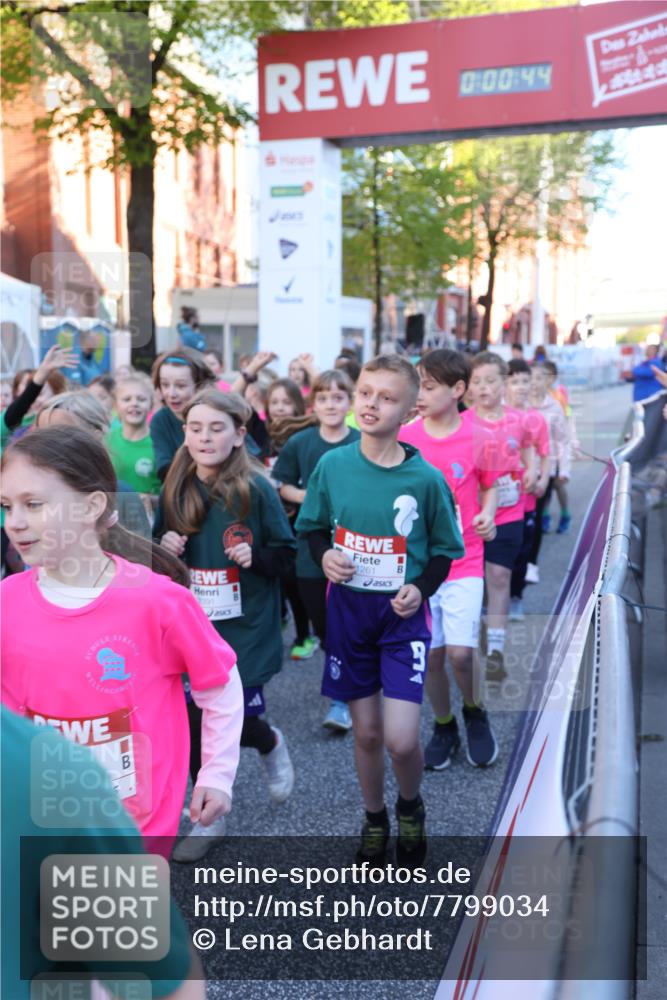 25.04.2025 - Das Zehntel Lena Gebhardt http://msf.ph/oto/7799034 26.04.2025 07:32:37 Allgemein zum Event 0, 00, 44, 2391, 1261 meine-sportfotos.de