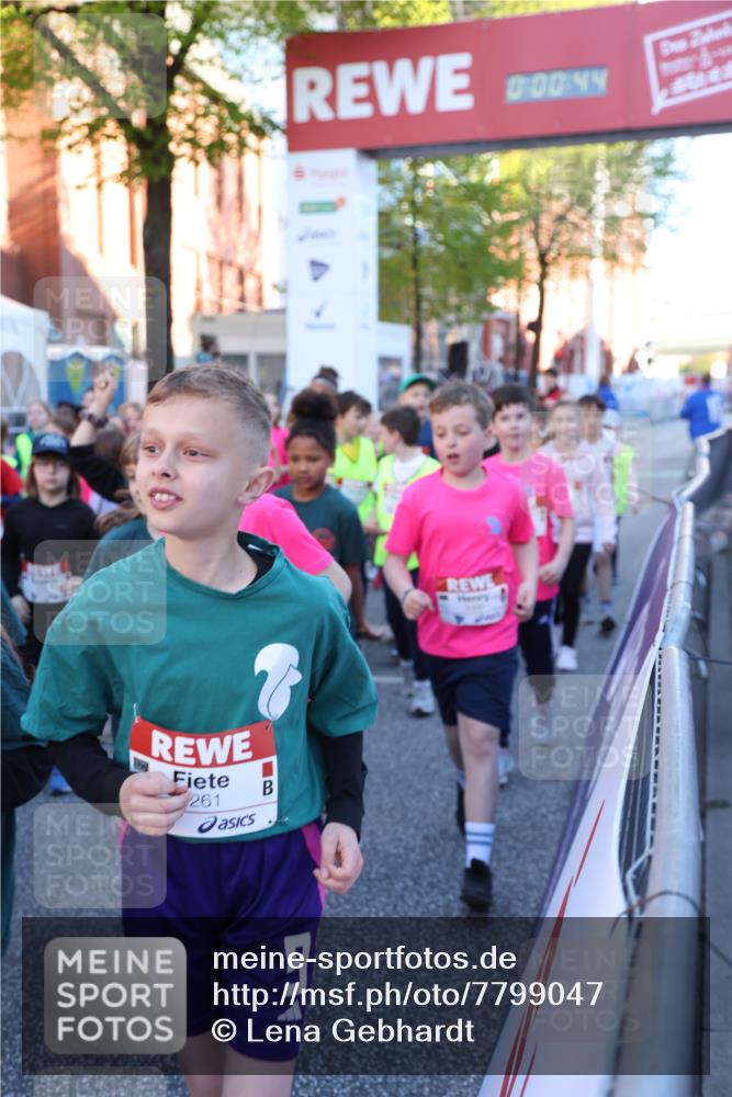 25.04.2025 - Das Zehntel Lena Gebhardt http://msf.ph/oto/7799047 26.04.2025 07:32:38 Allgemein zum Event 0, 00, 44, 261 meine-sportfotos.de