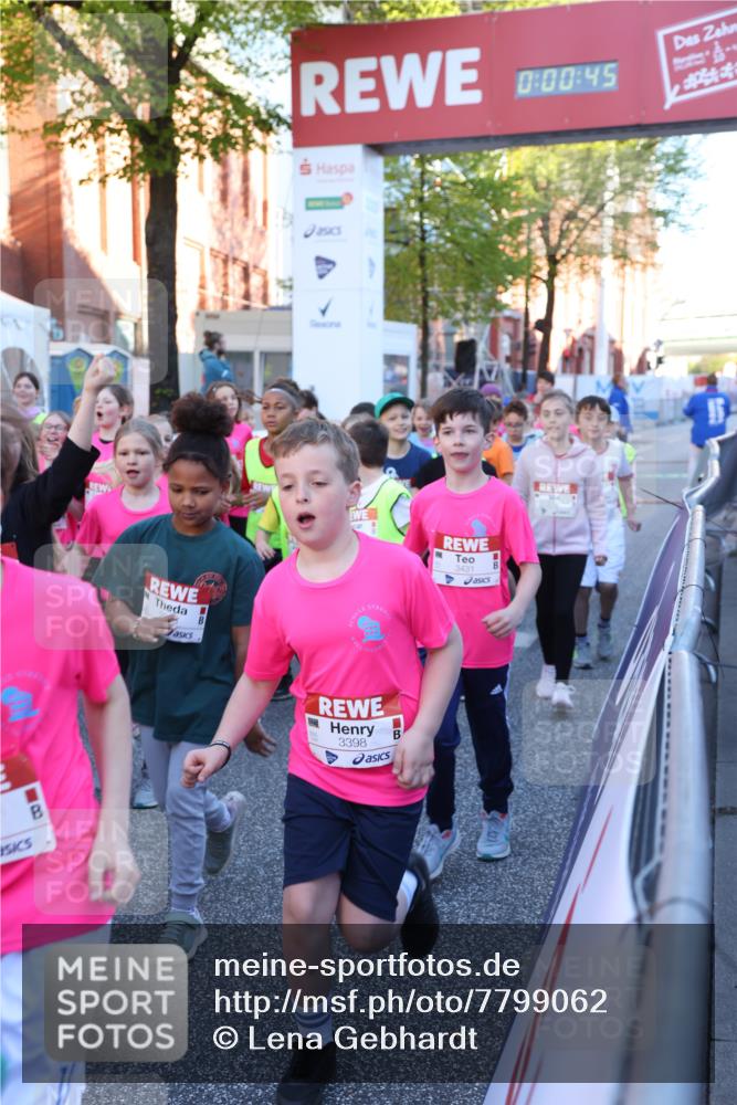 25.04.2025 - Das Zehntel Lena Gebhardt http://msf.ph/oto/7799062 26.04.2025 07:32:38 Allgemein zum Event 0, 00, 45, 3398, 3431 meine-sportfotos.de