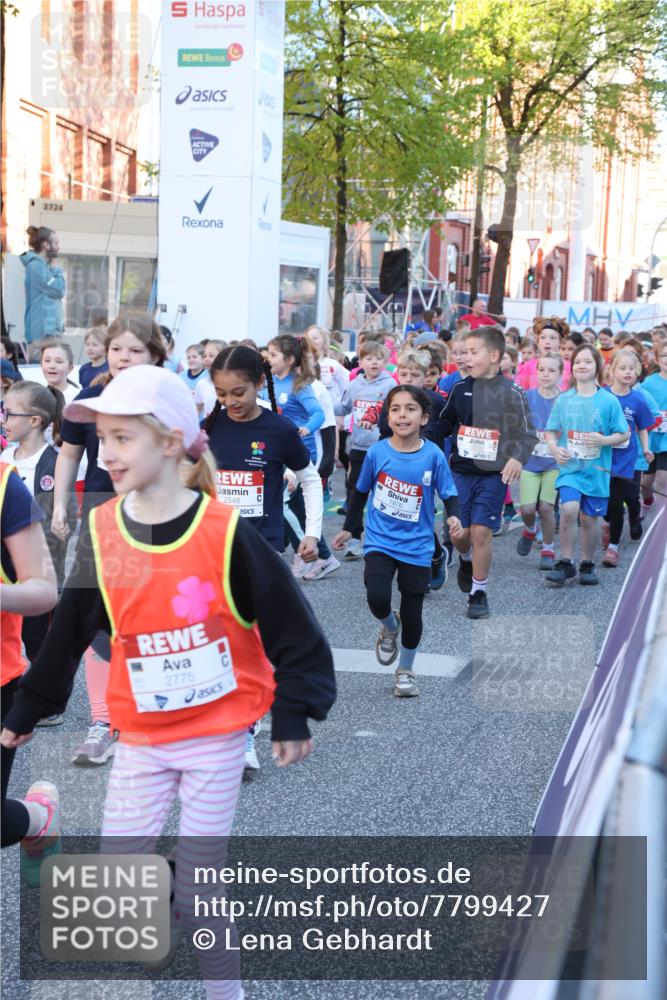 25.04.2025 - Das Zehntel Lena Gebhardt http://msf.ph/oto/7799427 26.04.2025 07:34:31 Allgemein zum Event 5, 2724, 2548, 2775, 1976 meine-sportfotos.de