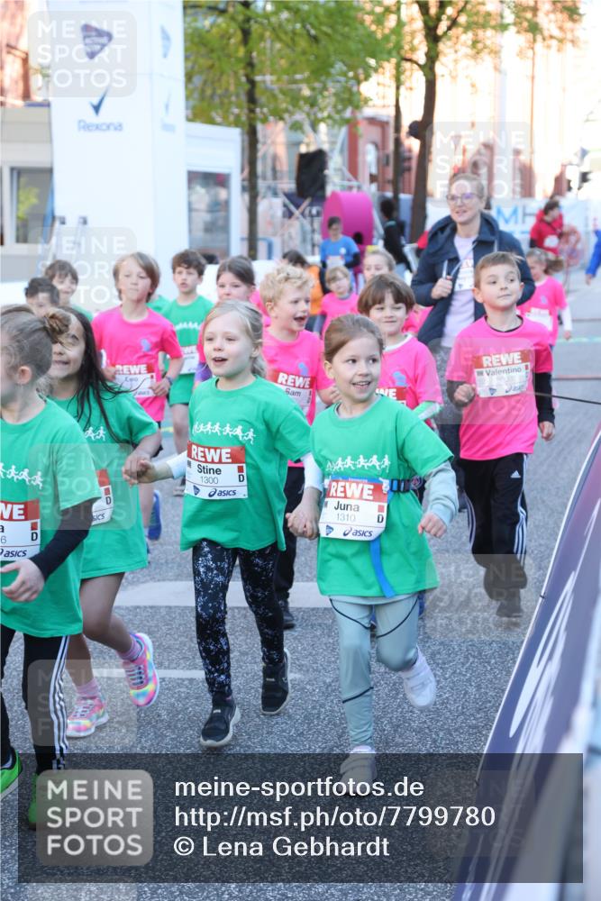 25.04.2025 - Das Zehntel Lena Gebhardt http://msf.ph/oto/7799780 26.04.2025 07:35:33 Allgemein zum Event 6, 1300, 1310, 3303 meine-sportfotos.de
