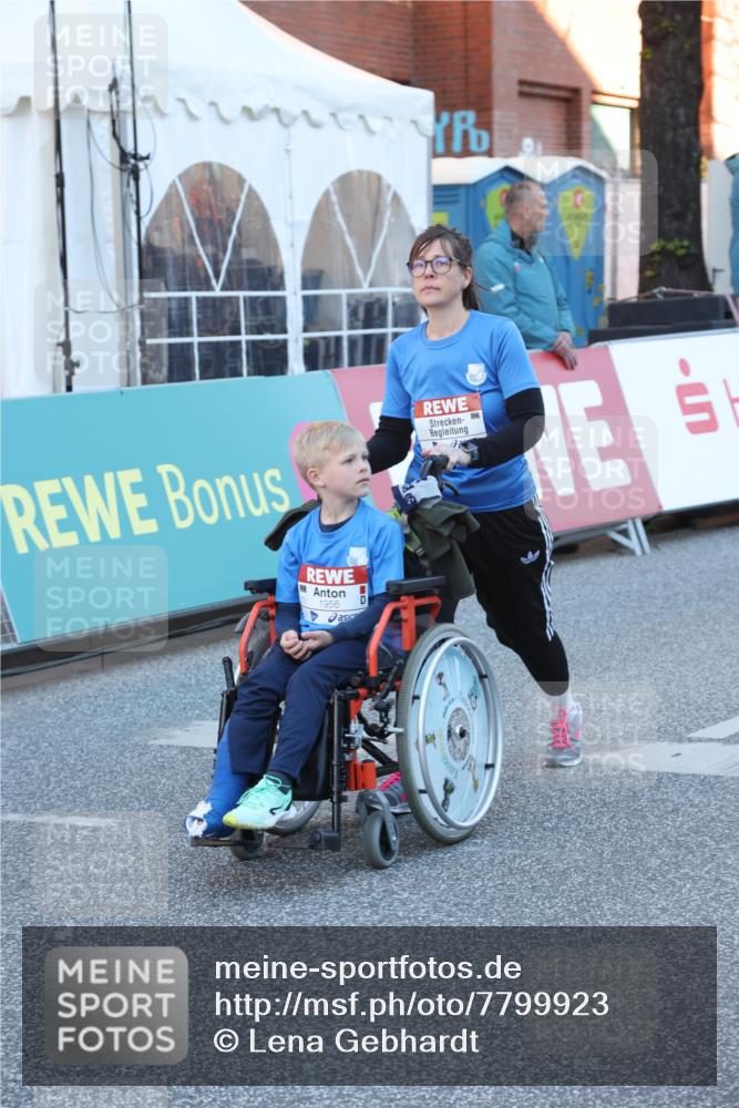 25.04.2025 - Das Zehntel Lena Gebhardt http://msf.ph/oto/7799923 26.04.2025 07:35:42 Allgemein zum Event 1956 meine-sportfotos.de