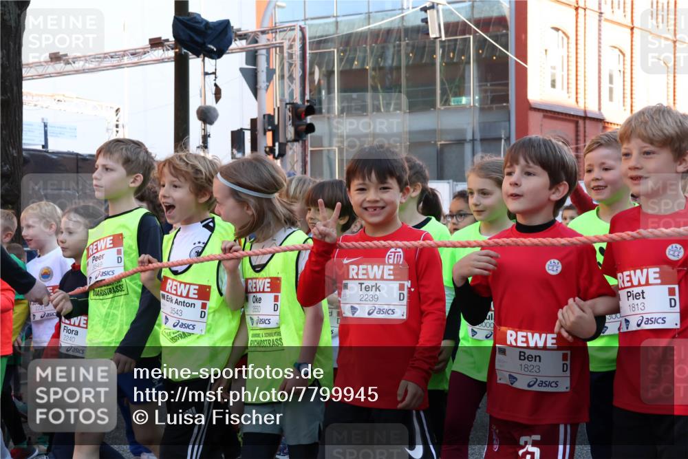25.04.2025 - Das Zehntel Luisa Fischer http://msf.ph/oto/7799945 26.04.2025 08:34:54 Allgemein zum Event 2240, 3549, 3543, 3550, 2239, 000, 1823, 25, 300, 1813 meine-sportfotos.de