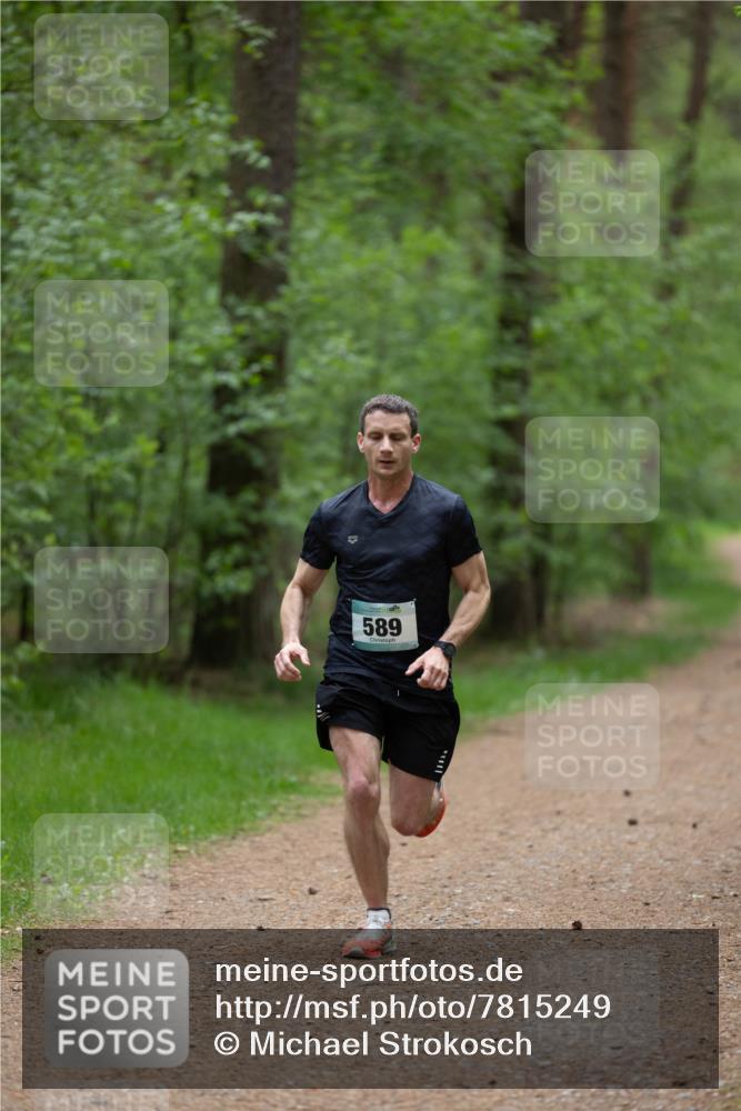 04.05.2025 - 8. Wedeler Halbmarathon Michael Strokosch http://msf.ph/oto/7815249 04.05.2025 10:26:58 Laufen 589 meine-sportfotos.de