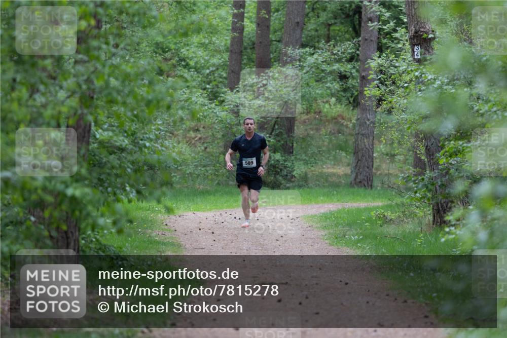04.05.2025 - 8. Wedeler Halbmarathon Michael Strokosch http://msf.ph/oto/7815278 04.05.2025 10:27:01 Laufen 589 meine-sportfotos.de