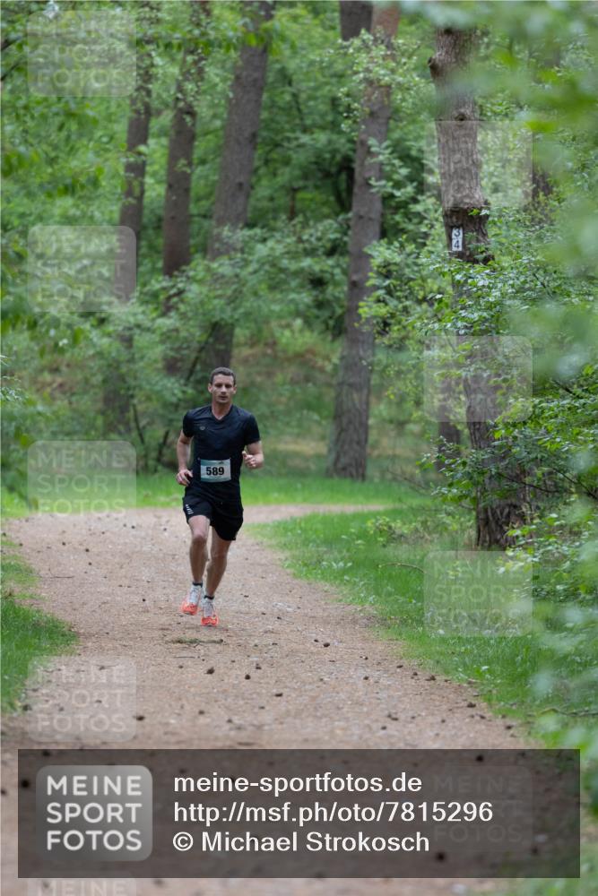 04.05.2025 - 8. Wedeler Halbmarathon Michael Strokosch http://msf.ph/oto/7815296 04.05.2025 10:27:06 Laufen 589 meine-sportfotos.de