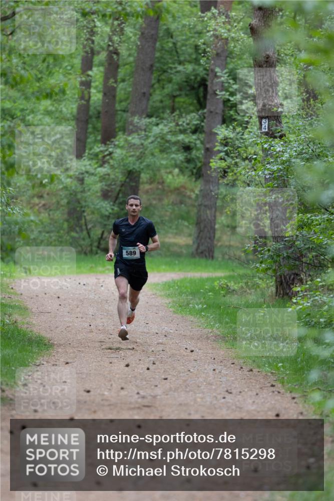 04.05.2025 - 8. Wedeler Halbmarathon Michael Strokosch http://msf.ph/oto/7815298 04.05.2025 10:27:06 Laufen 589 meine-sportfotos.de