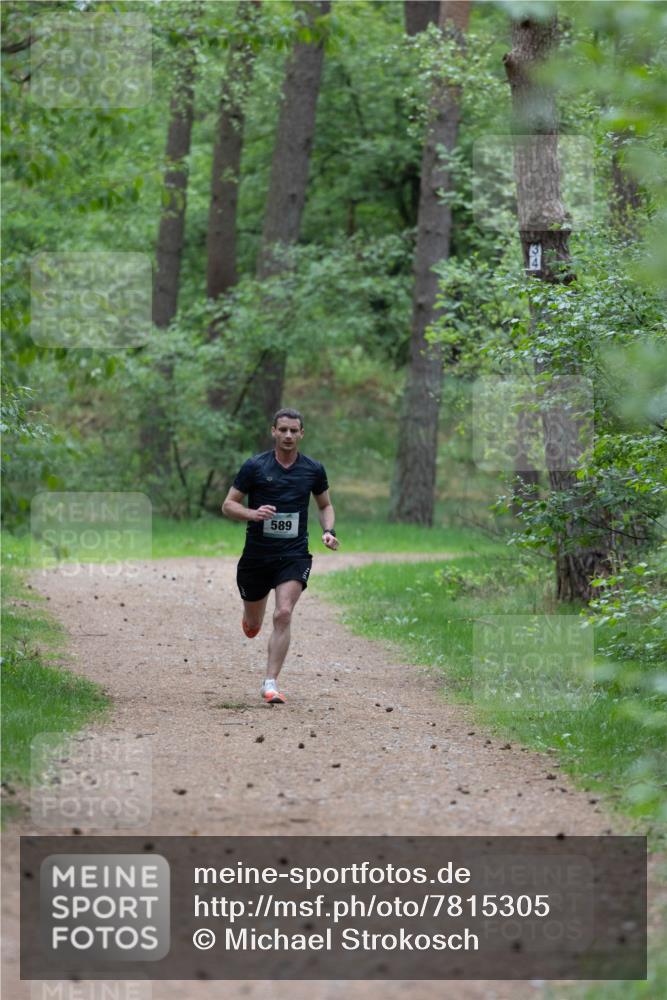 04.05.2025 - 8. Wedeler Halbmarathon Michael Strokosch http://msf.ph/oto/7815305 04.05.2025 10:27:07 Laufen 589 meine-sportfotos.de