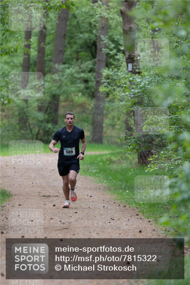 04.05.2025 - 8. Wedeler Halbmarathon Michael Strokosch http://msf.ph/oto/7815322 04.05.2025 10:27:09 Laufen 589 meine-sportfotos.de