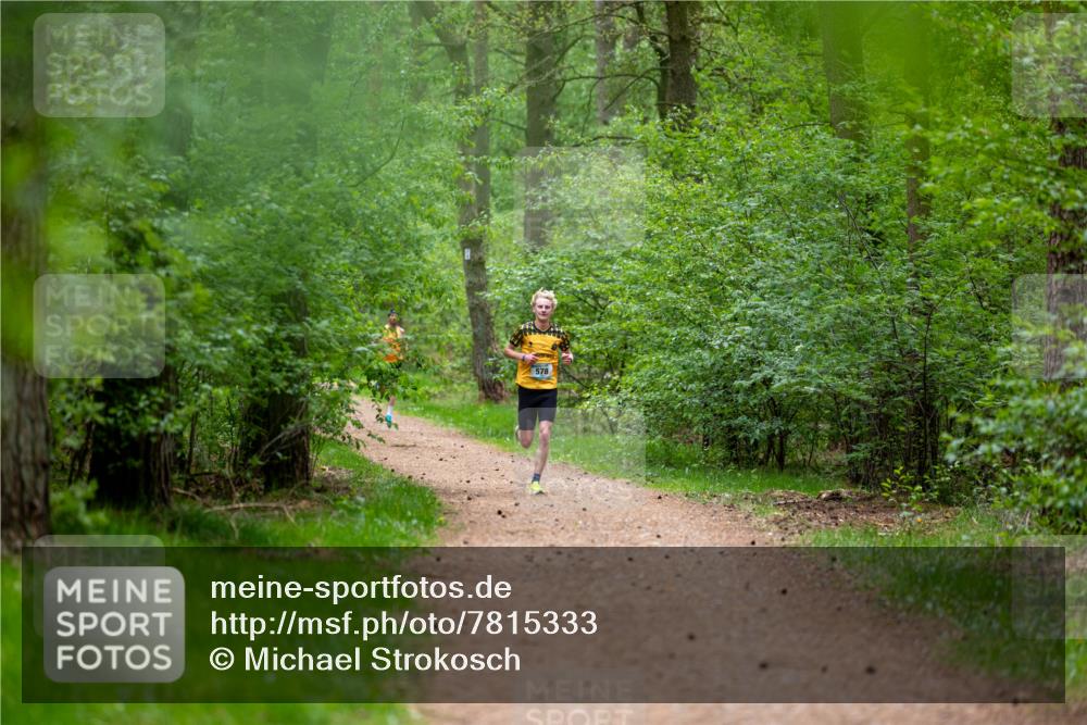 04.05.2025 - 8. Wedeler Halbmarathon Michael Strokosch http://msf.ph/oto/7815333 04.05.2025 10:27:34 Laufen 578 meine-sportfotos.de