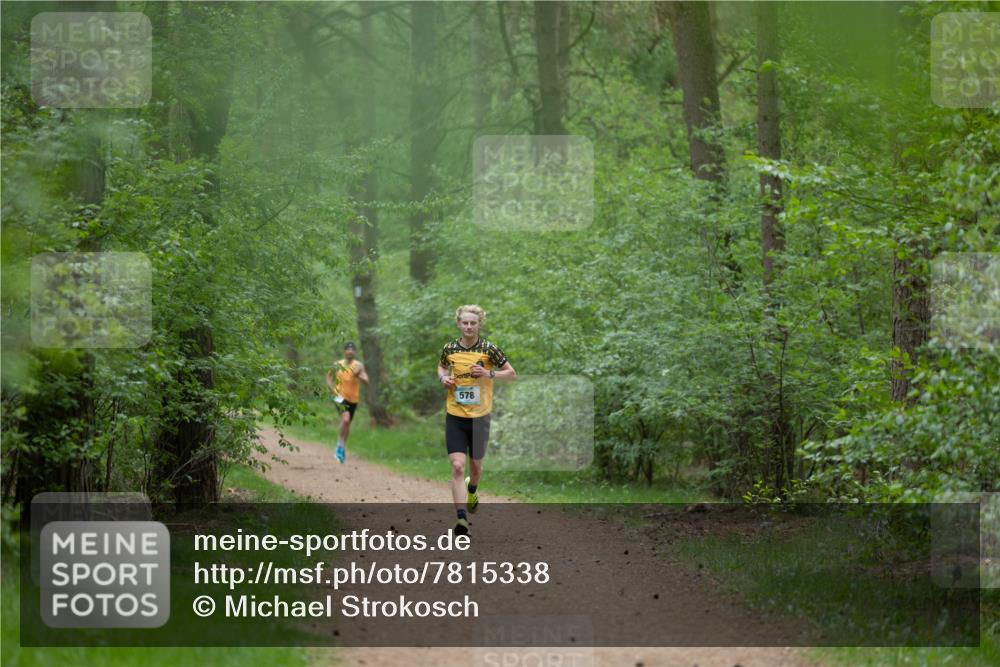 04.05.2025 - 8. Wedeler Halbmarathon Michael Strokosch http://msf.ph/oto/7815338 04.05.2025 10:27:36 Laufen 578 meine-sportfotos.de