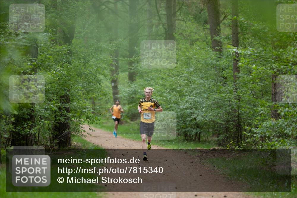 04.05.2025 - 8. Wedeler Halbmarathon Michael Strokosch http://msf.ph/oto/7815340 04.05.2025 10:27:37 Laufen 578 meine-sportfotos.de