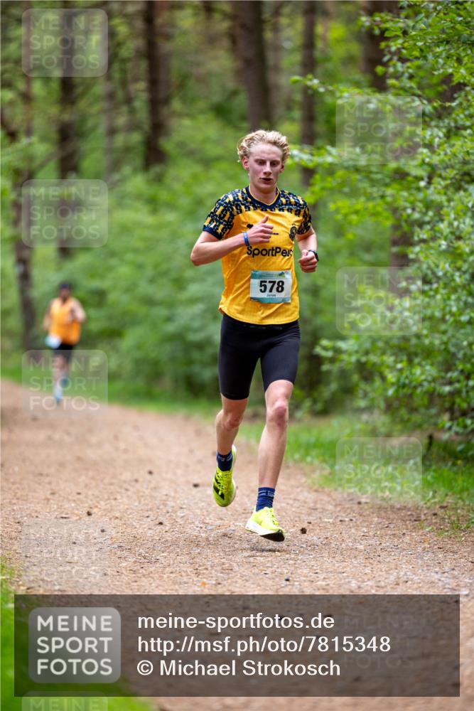 04.05.2025 - 8. Wedeler Halbmarathon Michael Strokosch http://msf.ph/oto/7815348 04.05.2025 10:27:42 Laufen 578 meine-sportfotos.de