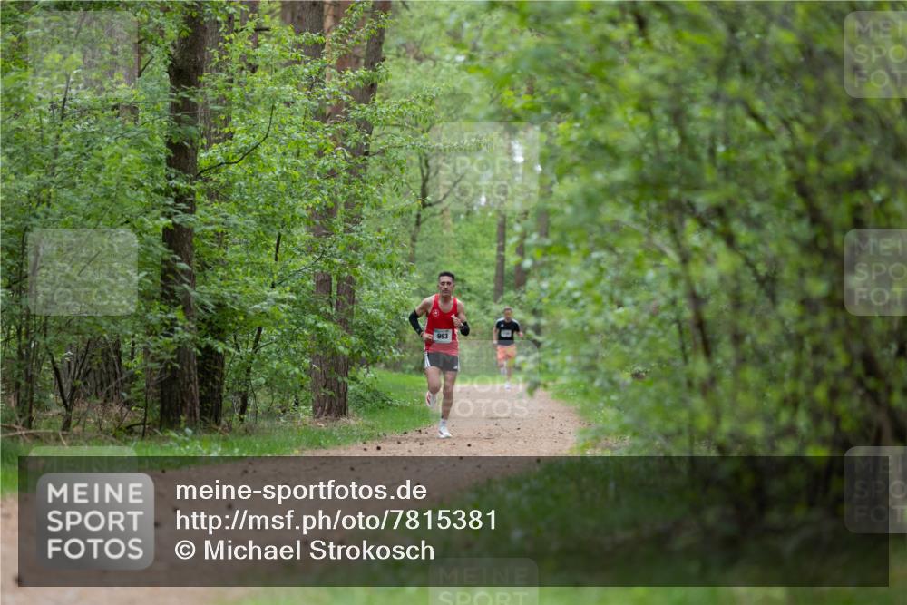 04.05.2025 - 8. Wedeler Halbmarathon Michael Strokosch http://msf.ph/oto/7815381 04.05.2025 10:29:11 Laufen 993 meine-sportfotos.de