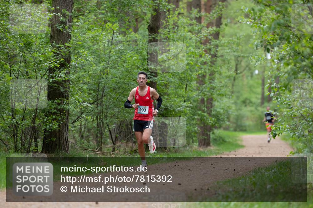 04.05.2025 - 8. Wedeler Halbmarathon Michael Strokosch http://msf.ph/oto/7815392 04.05.2025 10:29:17 Laufen 993 meine-sportfotos.de
