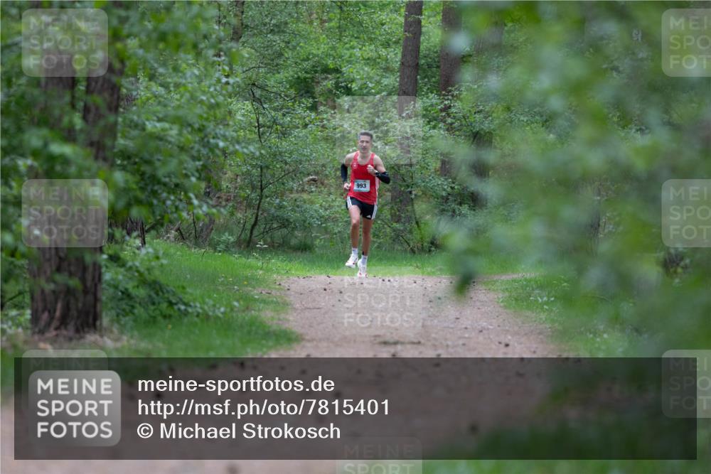 04.05.2025 - 8. Wedeler Halbmarathon Michael Strokosch http://msf.ph/oto/7815401 04.05.2025 10:29:18 Laufen 993 meine-sportfotos.de