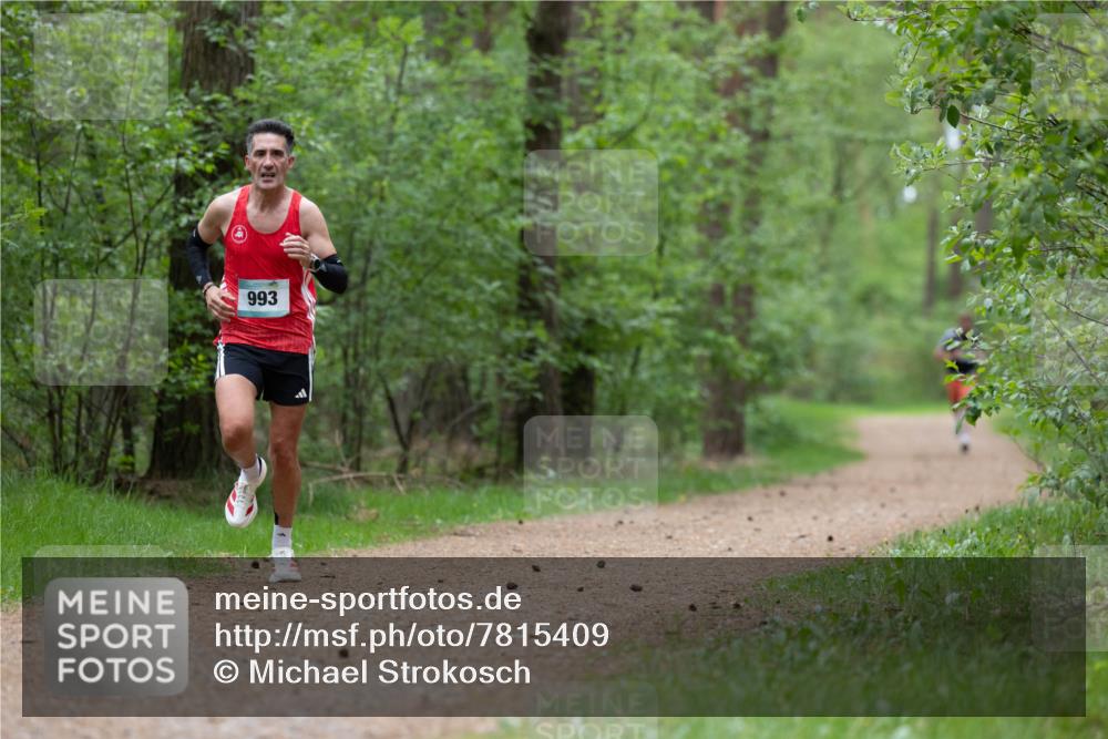 04.05.2025 - 8. Wedeler Halbmarathon Michael Strokosch http://msf.ph/oto/7815409 04.05.2025 10:29:18 Laufen 993 meine-sportfotos.de