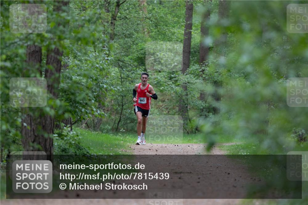 04.05.2025 - 8. Wedeler Halbmarathon Michael Strokosch http://msf.ph/oto/7815439 04.05.2025 10:29:22 Laufen 993 meine-sportfotos.de