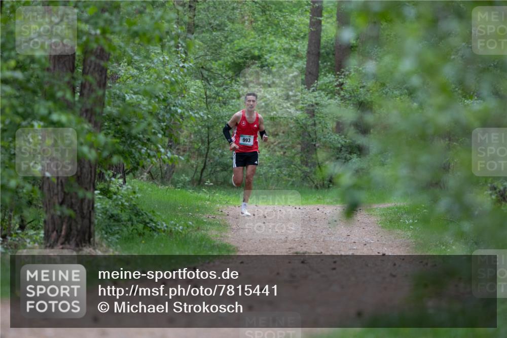 04.05.2025 - 8. Wedeler Halbmarathon Michael Strokosch http://msf.ph/oto/7815441 04.05.2025 10:29:22 Laufen 993 meine-sportfotos.de