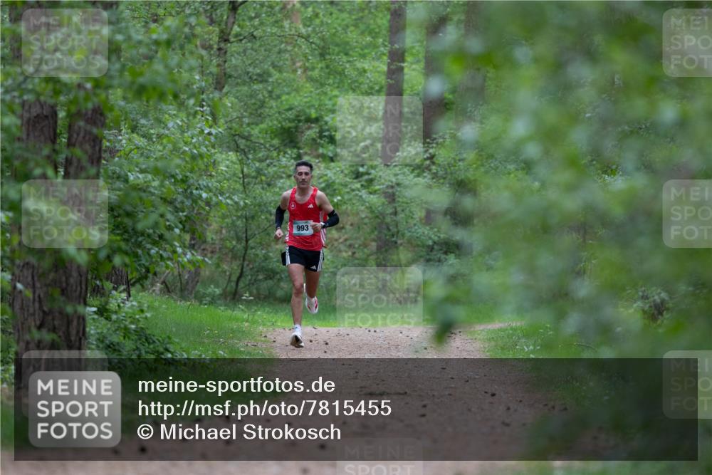 04.05.2025 - 8. Wedeler Halbmarathon Michael Strokosch http://msf.ph/oto/7815455 04.05.2025 10:29:23 Laufen 993 meine-sportfotos.de
